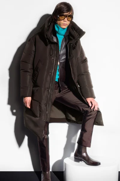 Look 16